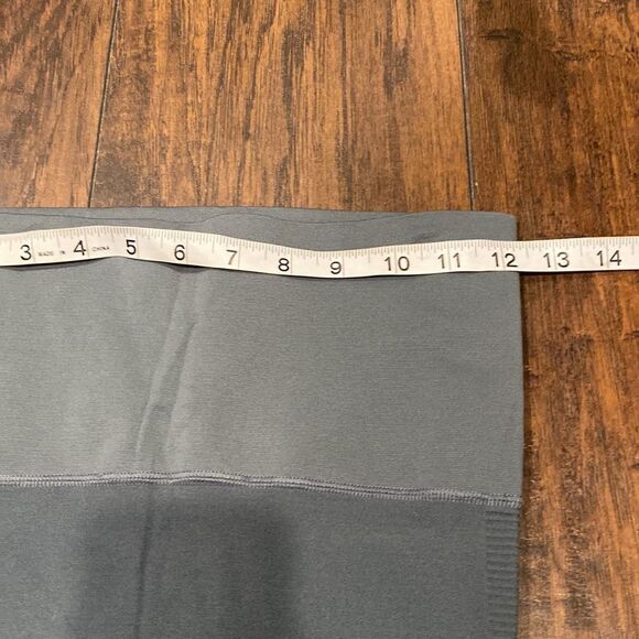 Star Power by spanx grey leggings , tights size M seamless in EUC stretchy - Picture 6 of 8